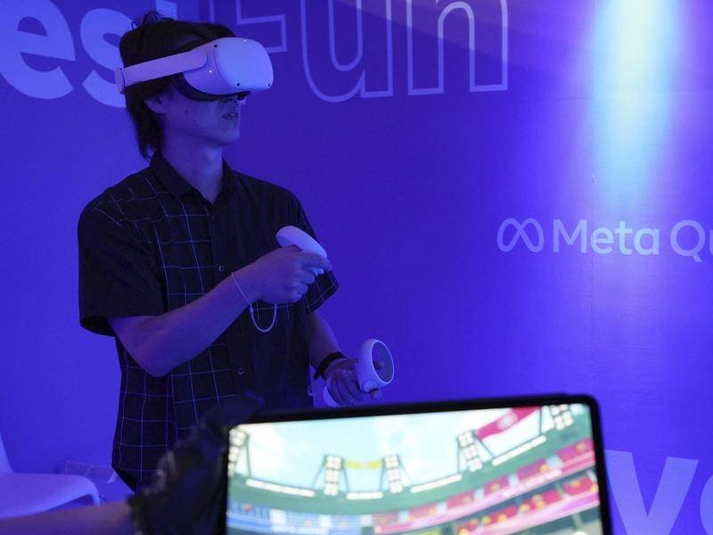 Meta, veritabanında çalışmak için tasarladığı 1.500 $ 'lık Quest Pro VR kulaklığını piyasaya sürdü