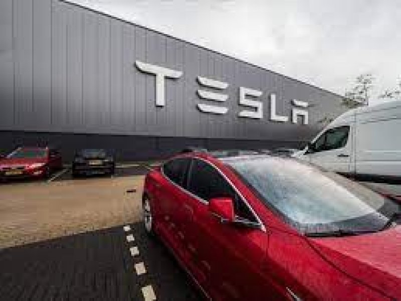 Tesla, bir milyondan fazla ABD otomobilini geri çağırma emri verdi